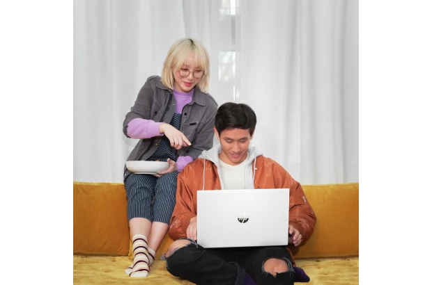 HP Pavilion 15-eh2000na / 6A2N7EA / AMD Ryzen 5 / 32GB / SSD 1TB / AMD Radeon / Dotyk / Win 11 / Srebrny