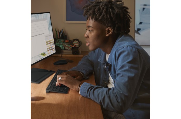 All In One Lenovo V30a-24IIL / 11LA001TRU / Intel i5-10 / 8GB / SSD 256GB / Intel UHD / FullHD / Win 11 / Czarny