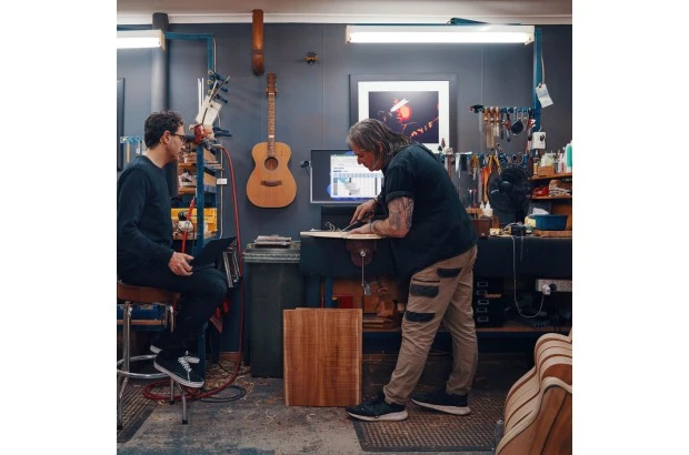 All in One Lenovo V30a-24IIL / 11LA002PRU / Intel i5-10 / 8GB / SSD 512GB / Intel UHD / FullHD / Win 11 Pro / Czarny