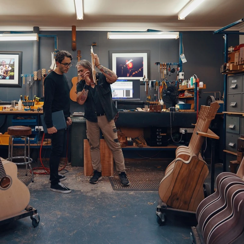 All in One Lenovo V30a-24IIL / 11LA002PRU / Intel i5-10 / 16GB / SSD 512GB / Intel UHD / FullHD / Win 11 Pro / Czarny