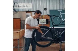 All in One Lenovo V30a-24IIL / 11LA002PRU / Intel i5-10 / 16GB / SSD 512GB / Intel UHD / FullHD / Win 11 Pro / Czarny