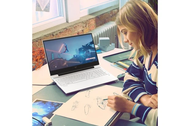 Laptop HP Victus 16-e0309nf / 6J9T4EA / AMD Ryzen 7 / 32GB / SSD 512GB / AMD Radeon RX 5500M / FullHD / 144Hz / Win 11 / Biały