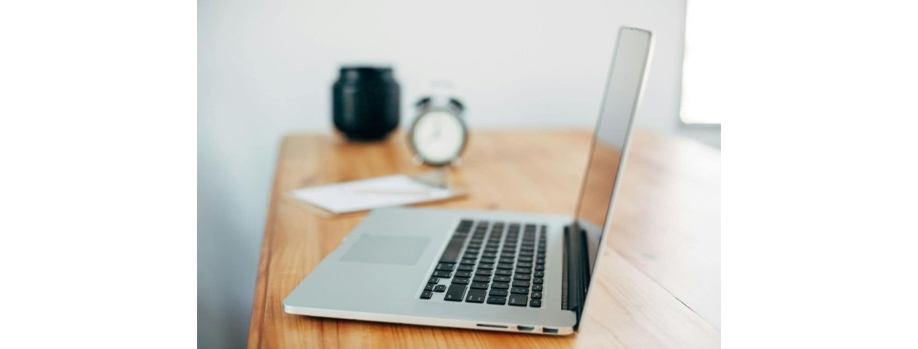 Jak wybrać nowego laptopa do pracy biurowej?