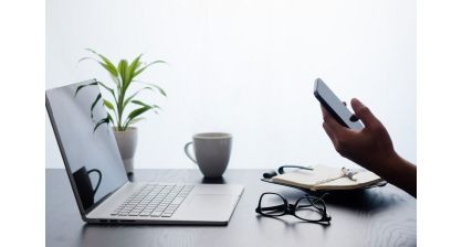 Jak wybrać laptop, który sprawdzi się w pracy, nauce i rozrywce?