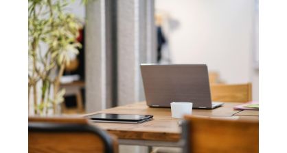 Jak laptop 2w1 może ułatwić pracę zdalną?